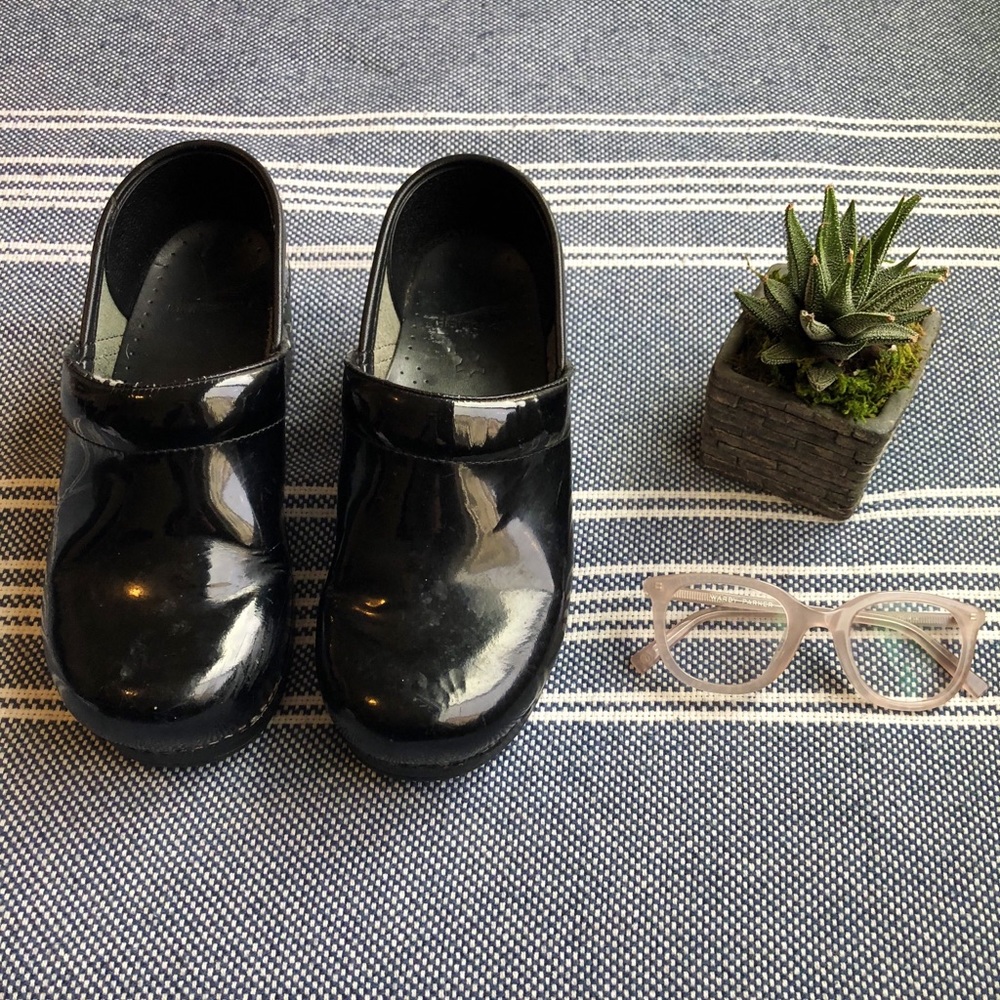 Black patent leather Dansko
